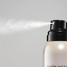 Prêt-à-Powder Très Invisible Nourishing - Suchy szampon do włosów grubych